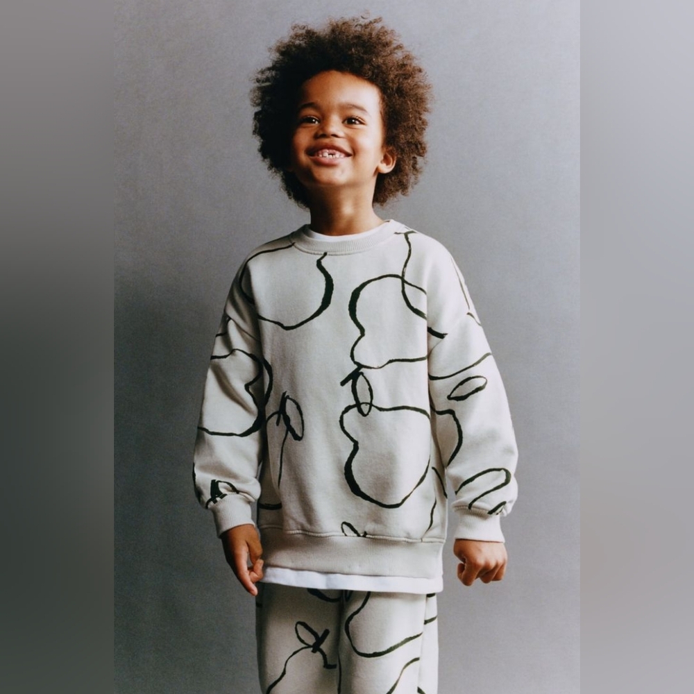 Zara Kids White and Black Abstract Sweatshirt